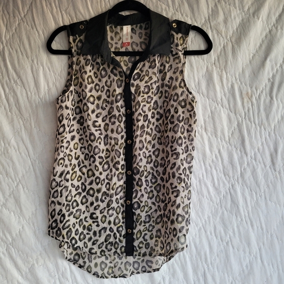 No Boundaries Tops - No Boundaries Button Front Sleeveless Blouse Leopard Print Juniors M (7-9)